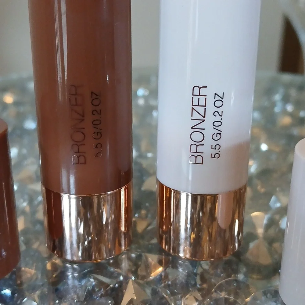 New Badgley Mischka Full Size Bronzer And Highlihter Duo Stick Set